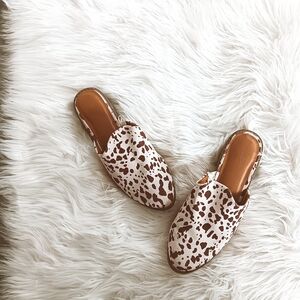 Universal Thread Brown and White Animal Cow Print Slip On Mule Loafer Flats